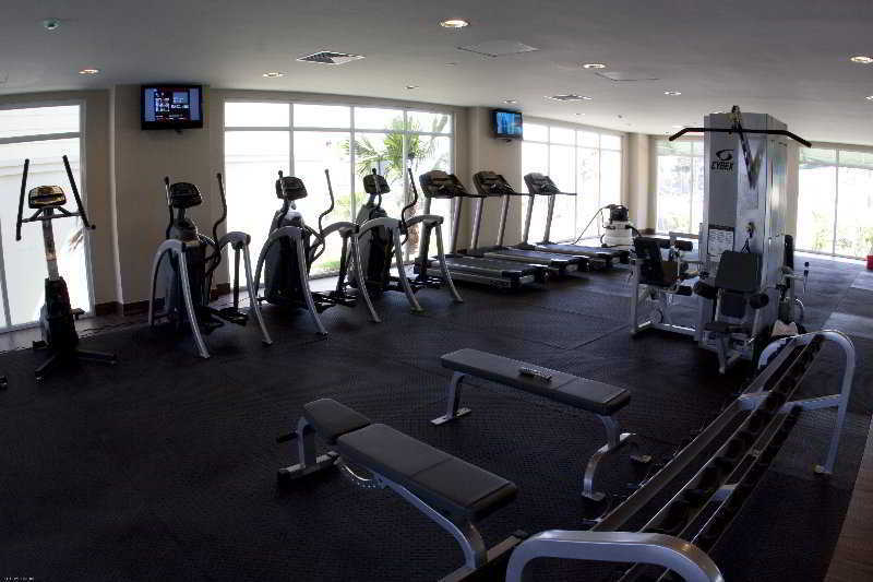 圣克拉拉 Gran Evenia Bijao酒店 外观 照片 A gym at a hotel